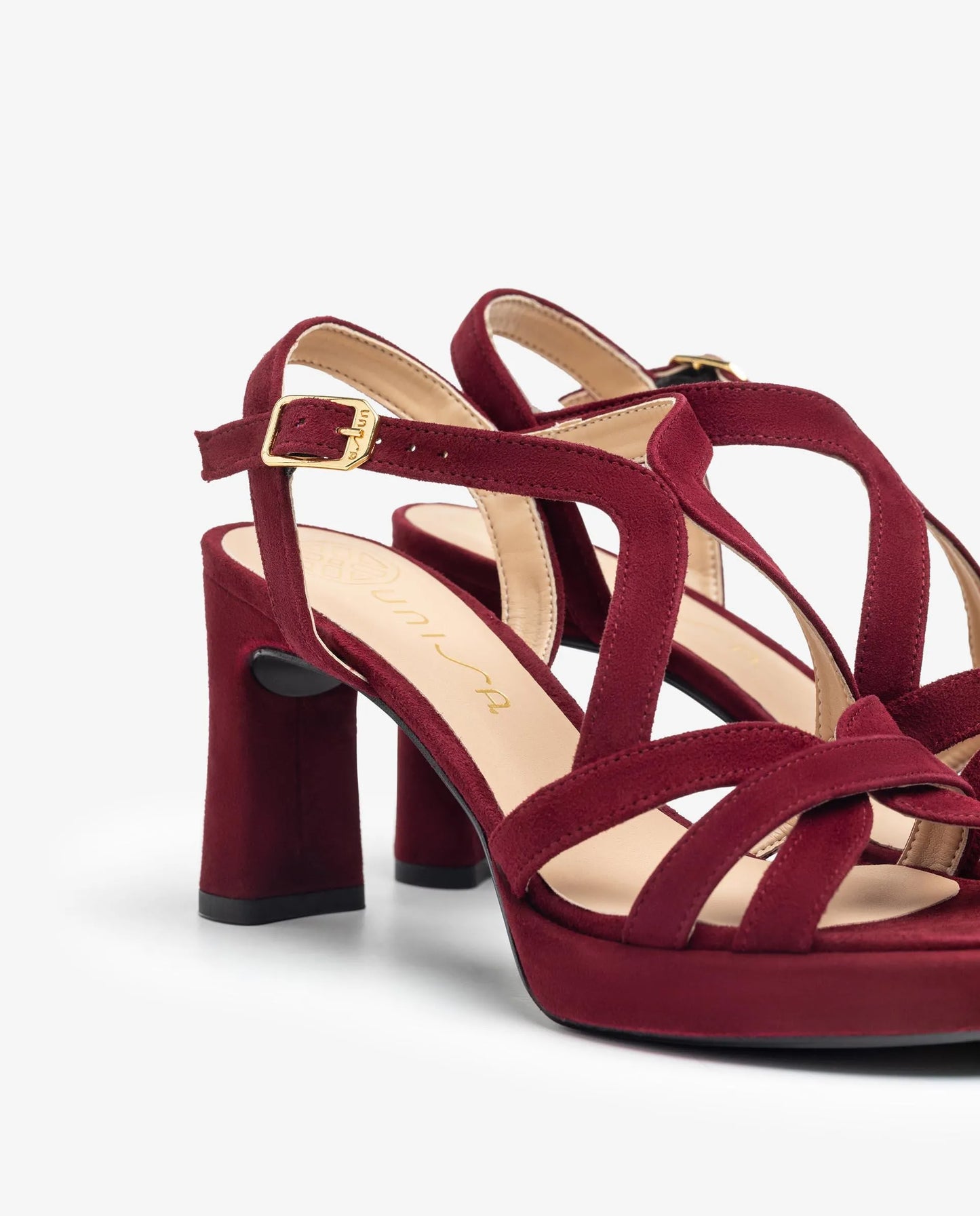 Strappy sandal with a platform